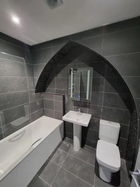 4 Individual Flats conversion project, Newport South Wales — photo 10